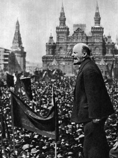 Lenin sulla Piazza Rossa a Mosca il 1 maggio 1919