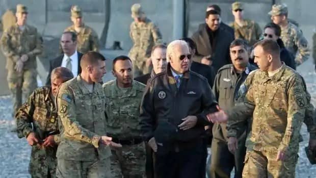 2011: Biden con i soldati della NATO in Afghanistan