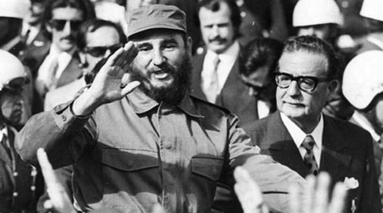 Fidel Castro in Cile nel 1970 proclama la "via pacifica al socialismo" con Allende